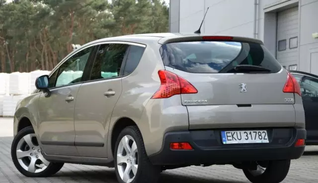 PEUGEOT 3008 