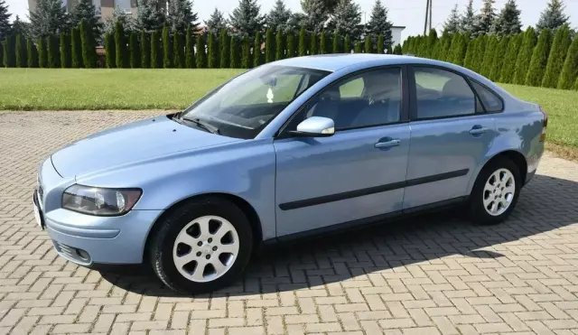 VOLVO S40 