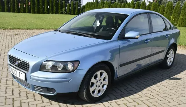 VOLVO S40 