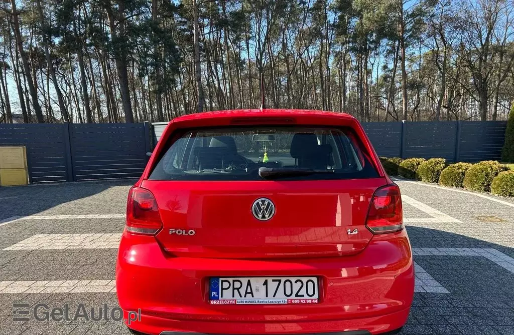 VOLKSWAGEN Polo 