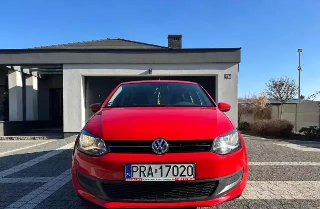 VOLKSWAGEN Polo 