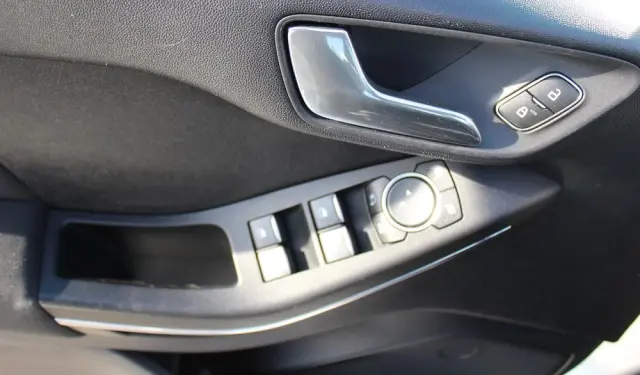 FORD Fiesta 1.0 EcoBoost S&S ST-LINE