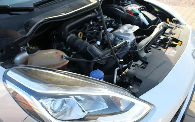 FORD Fiesta 1.0 EcoBoost S&S ST-LINE