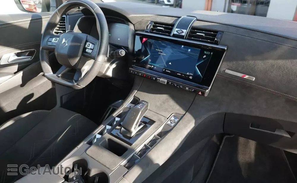DS AUTOMOBILES DS 7 Crossback 1.6 E-Tense Performance Line