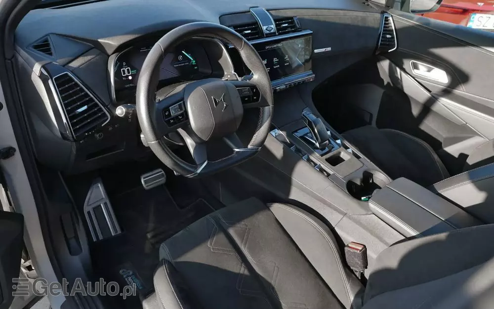 DS AUTOMOBILES DS 7 Crossback 1.6 E-Tense Performance Line