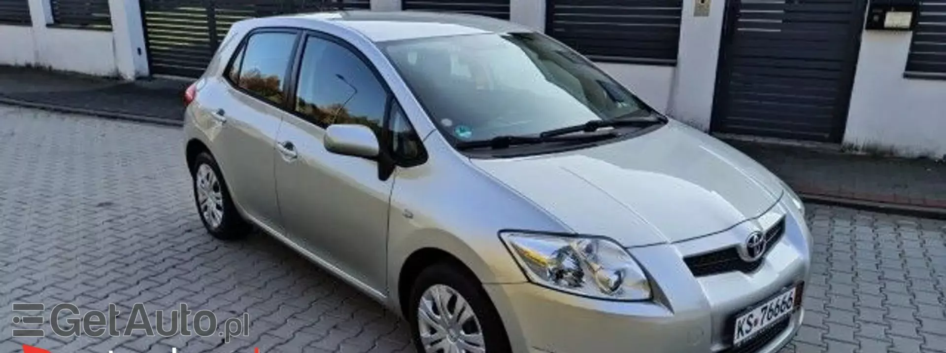 TOYOTA Auris 