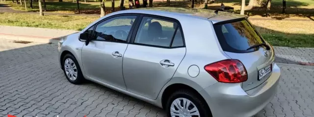 TOYOTA Auris 
