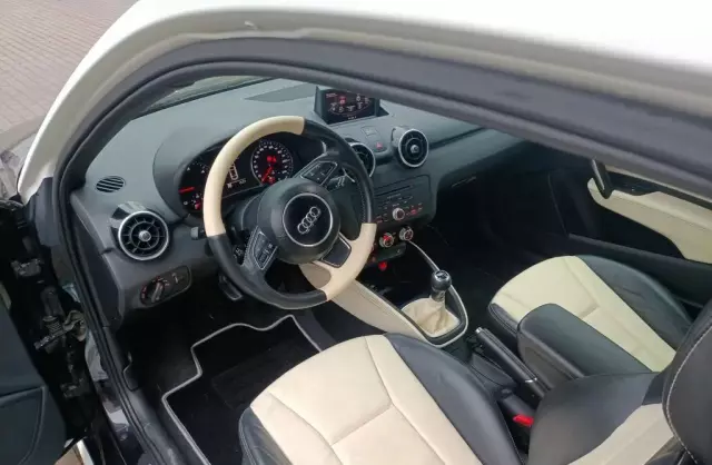 AUDI A1 