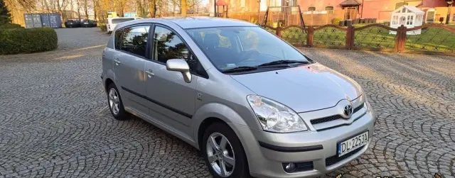 TOYOTA Corolla Verso 