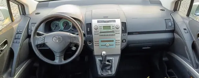 TOYOTA Corolla Verso 