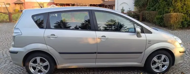 TOYOTA Corolla Verso 