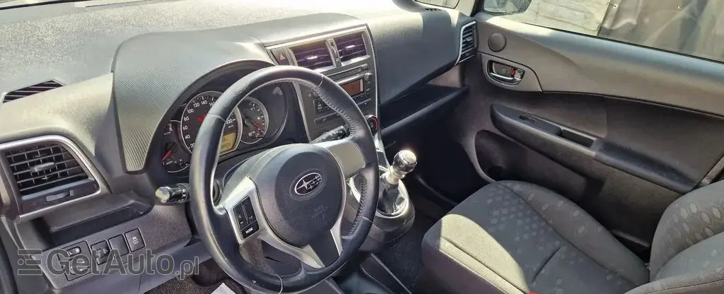 SUBARU Trezia 