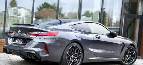 BMW M8 