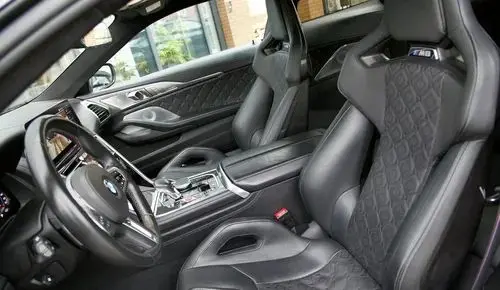 BMW M8 