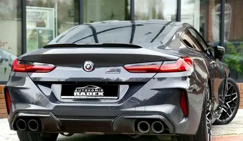 BMW M8 