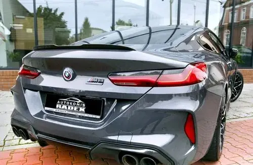 BMW M8 