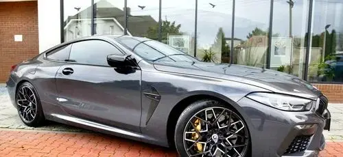 BMW M8 