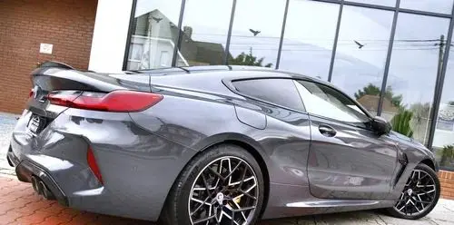 BMW M8 