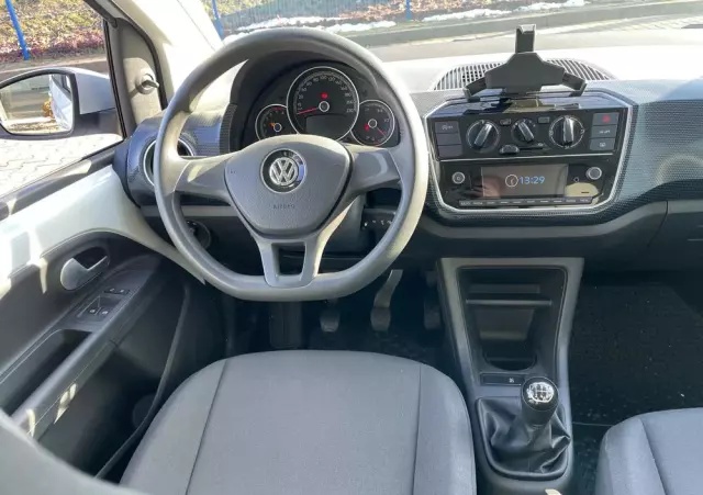 VOLKSWAGEN Up! 