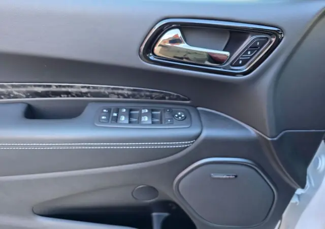 DODGE Durango Ver-6-4-srt