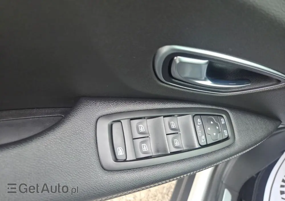 RENAULT Scenic BLUE dCi 120 EDC BUSINESS EDITION