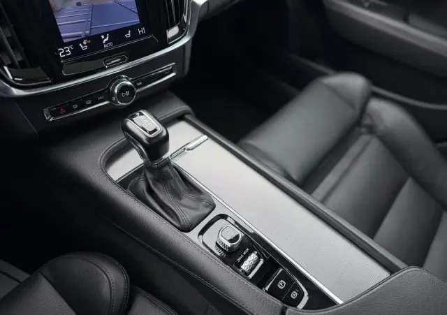 VOLVO V90 D4 AWD Geartronic Inscription