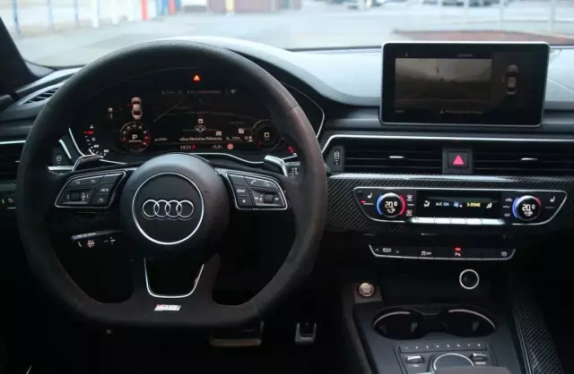 AUDI Rs5 