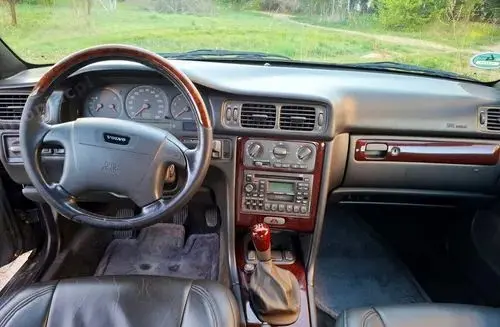 VOLVO C70 