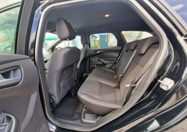 FORD Focus SW 1.0 EcoBoost ST-Line Red ASS