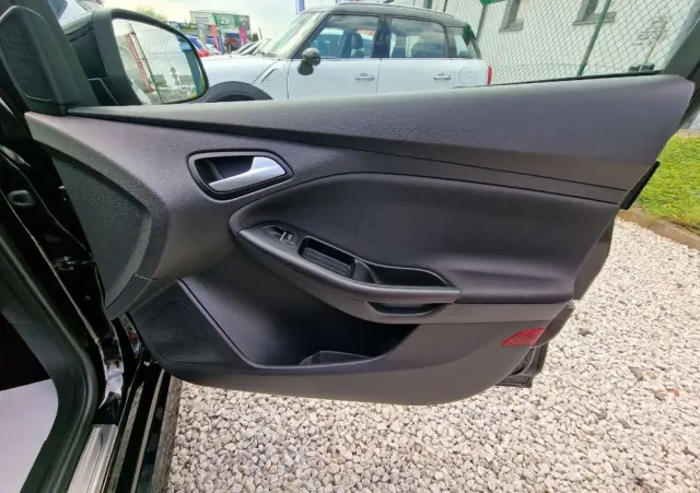 FORD Focus SW 1.0 EcoBoost ST-Line Red ASS