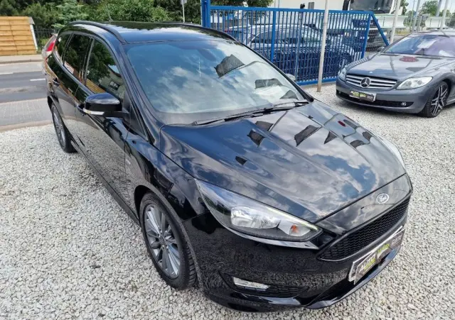 FORD Focus SW 1.0 EcoBoost ST-Line Red ASS