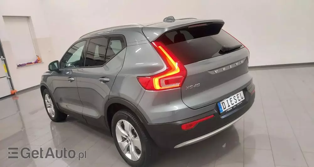 VOLVO XC 40 D3 R-Design