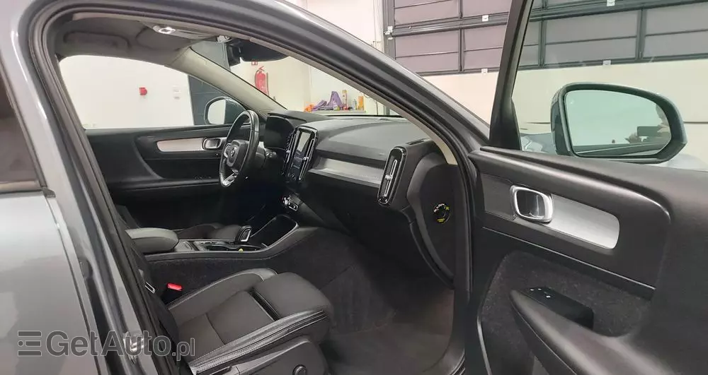 VOLVO XC 40 D3 R-Design