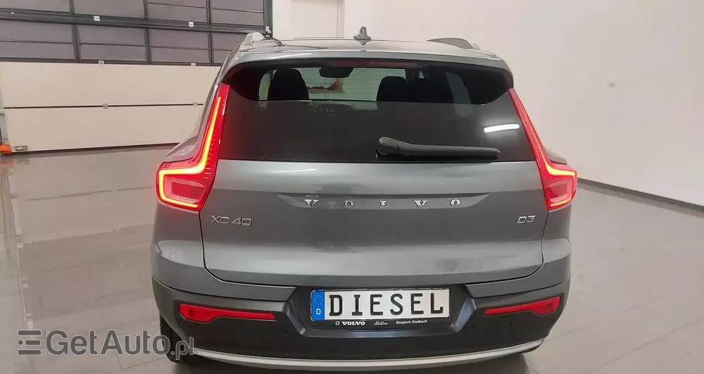 VOLVO XC 40 D3 R-Design