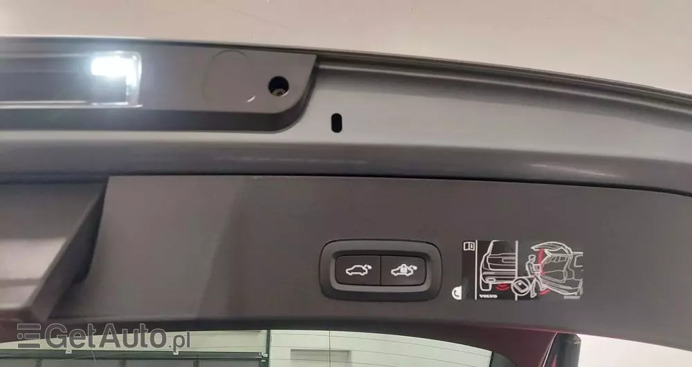 VOLVO XC 40 D3 R-Design