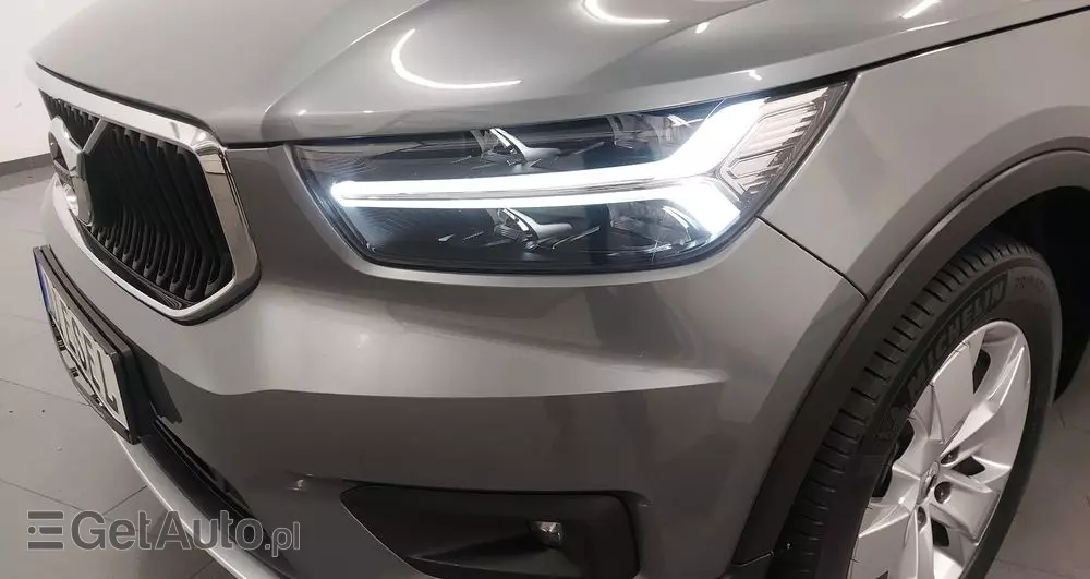 VOLVO XC 40 D3 R-Design