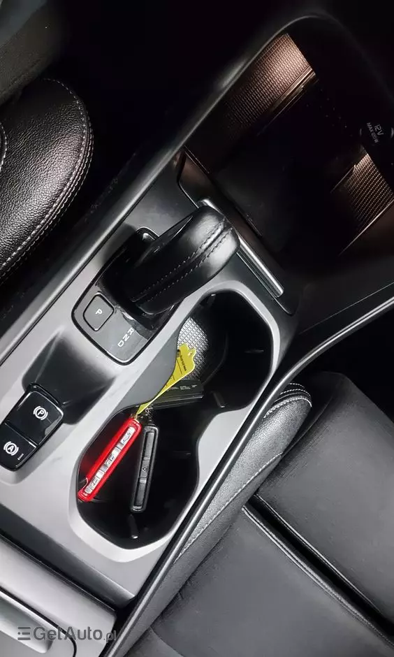 VOLVO XC 40 D3 R-Design