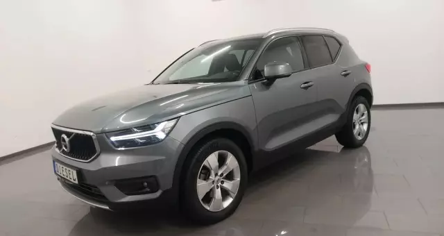 VOLVO XC 40 D3 R-Design