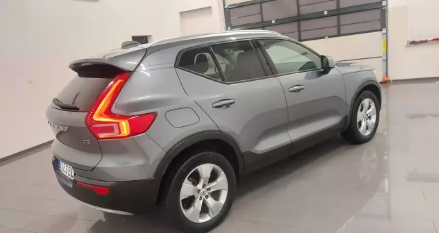 VOLVO XC 40 D3 R-Design