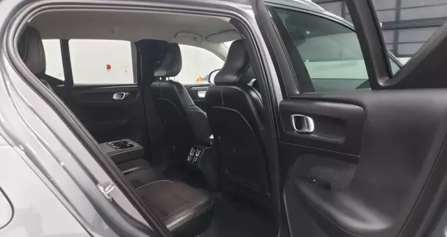 VOLVO XC 40 D3 R-Design