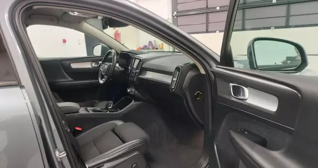 VOLVO XC 40 D3 R-Design