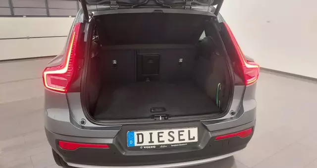 VOLVO XC 40 D3 R-Design