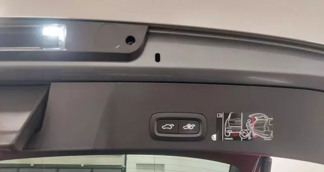 VOLVO XC 40 D3 R-Design