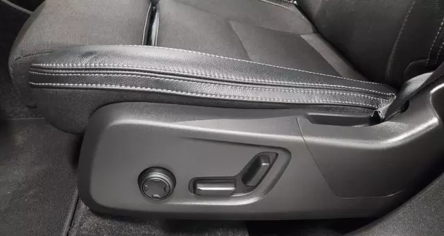 VOLVO XC 40 D3 R-Design