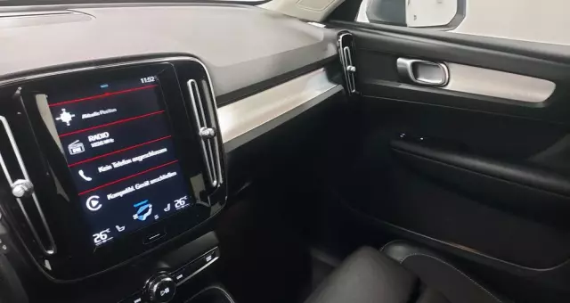 VOLVO XC 40 D3 R-Design