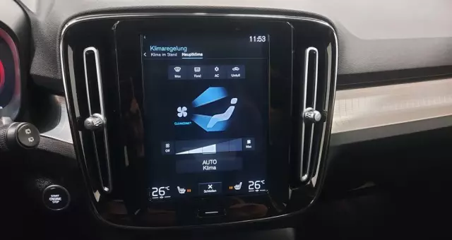 VOLVO XC 40 D3 R-Design