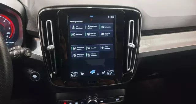 VOLVO XC 40 D3 R-Design