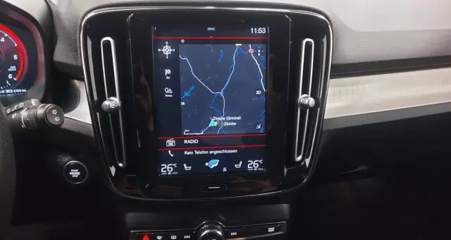 VOLVO XC 40 D3 R-Design