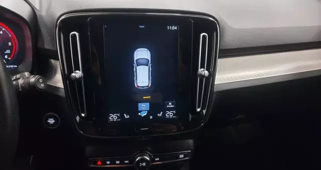 VOLVO XC 40 D3 R-Design