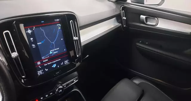 VOLVO XC 40 D3 R-Design